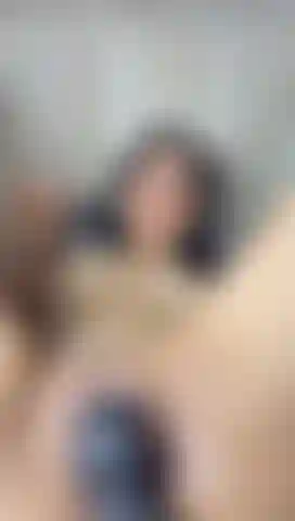 My clitoris vibrates with each touch of the toy