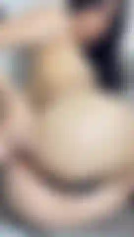 My hands do not stop exploring ... come and play with me while enjoying every movement