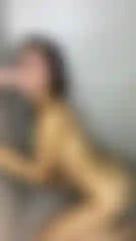 Very hot blowjob in the bathroom.