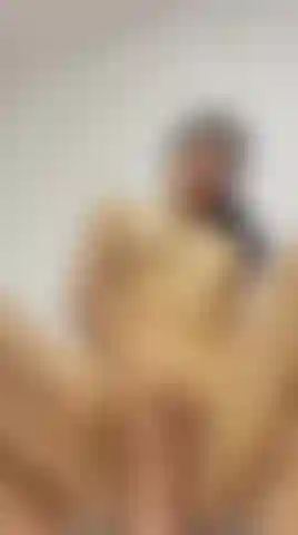 I'm fucking the thickest dildo I have... moan with me