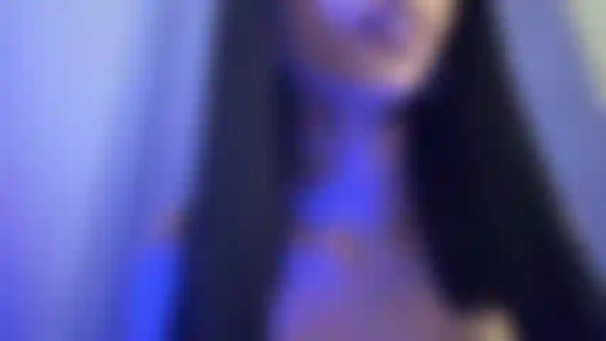 Hot schoolgirl ready to play