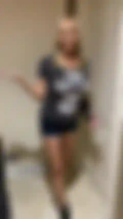 Pornstar Mary Carey is your Neighbor!!!!