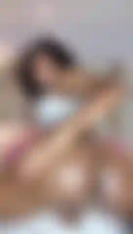 Some delicious spankings on my ass