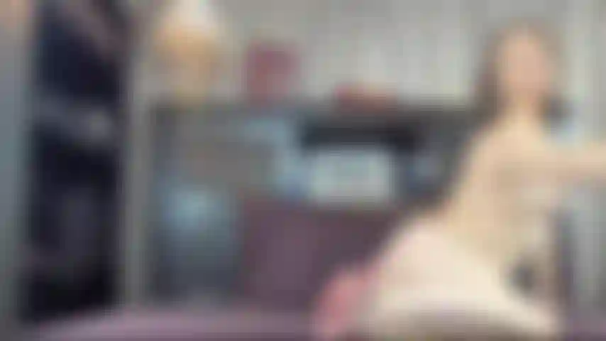 Robin - Vid 14 - Toes, Feet & ATM