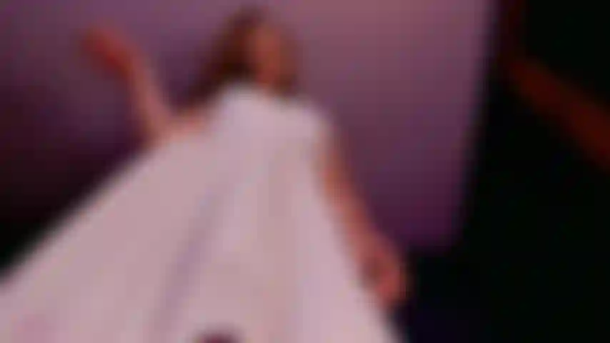 Robin Erotic - Affirmations from Above ~Sometimes you need a pretty woman standing over you speaking affirmations and positivity into your soul. An uplifting message about embracing yourself, loving yourself with a Pleasant and Calming view (upskirt)