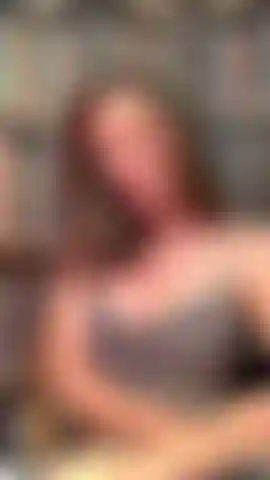 Robin - Blind Date Foot Fun - Aren't we both fortunate to find a Foot Perv on a Blind Date. I tease and encourage you into jacking off for me, touching you with and showing off my sexy feet. Soft soles, long toes... my sexy face and mouth