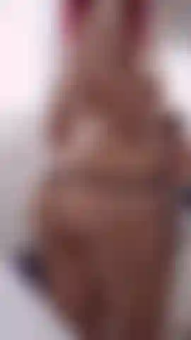 I know you dream of putting your pretty face between my buttocks, make it real, put your face and somethin else if you want