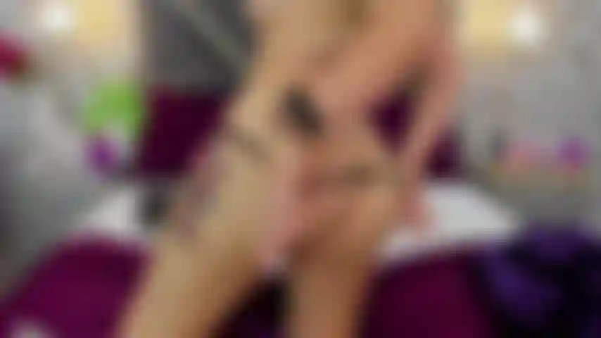 look at this divinity moaning for your vibrations in my wet pussy, I want more and you know how to satisfy me