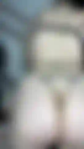 Every time you come close, my body is asking you for what my mind does not dare to say.