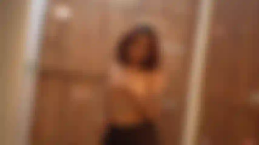Let yourself be enveloped by my sexy body