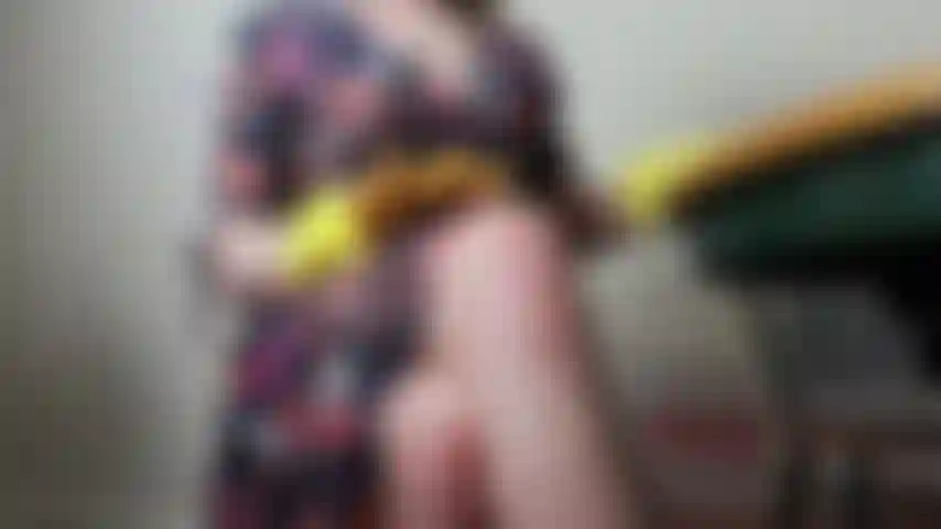 Marigold HJ (dildo) V1 n my 1950s retro dress about to do the washing up, I give you (dildo) a Marigold glove handjob. Listen to my British accent as I guide your JOI countdown.