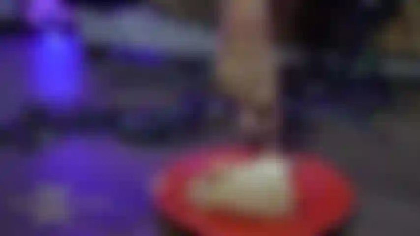 BIRTHDAY CAKE FOOT SPLOSHING!!!!!!!!!!