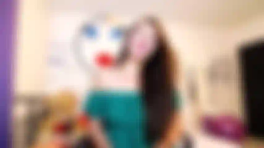 Watch a lady becoming a crazy slut;)