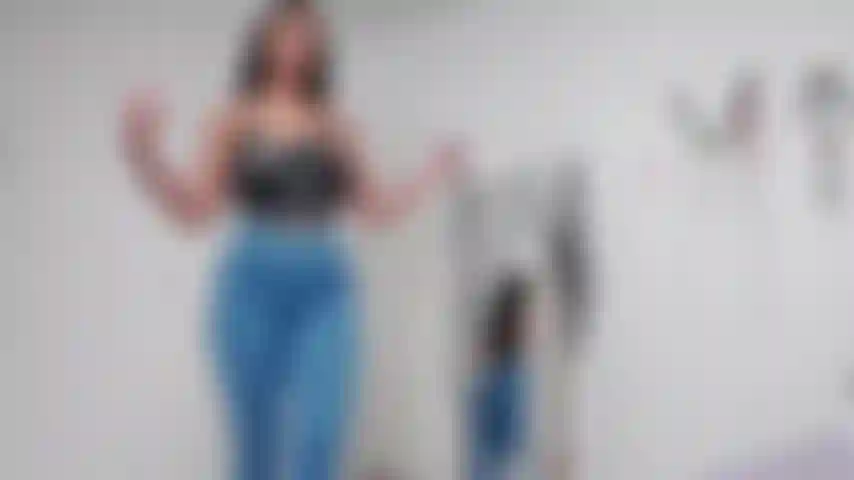 Yoga pants and a LOT of juicy ASS bouncing n ur face;)