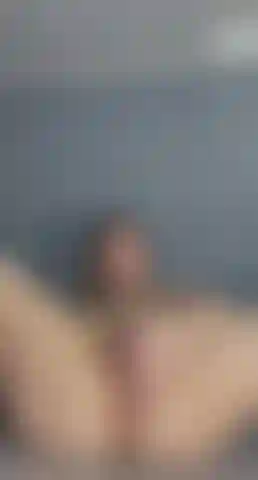 Samantha have her pussy so wet