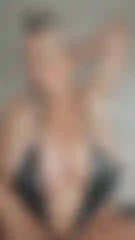 All about my HUGE Tits 😍 - POV me riding you 😈 tits in your face, upfront & on my back bouncing! Lots of spitting & sucking! Ohh starts off in my little shiny black bikini 😈 filthy talk too of course 😉 #Hugetits #Milf #bignaturals #bigtits #scottish #slutty