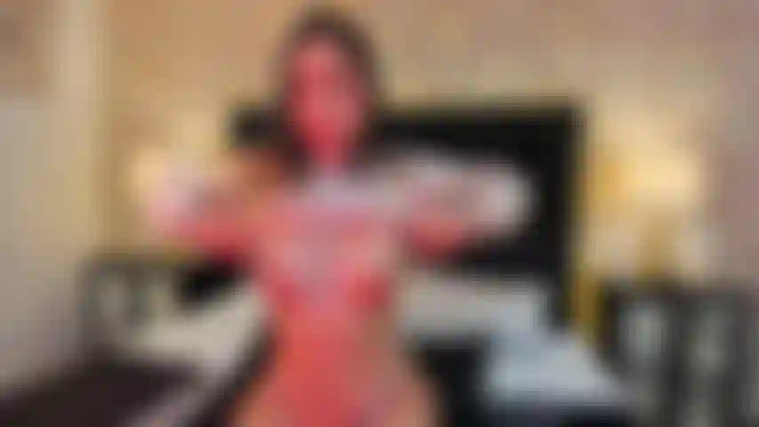 Here you can enjoy the best blowjob, while I give you a delicious oral you can have control of my toy