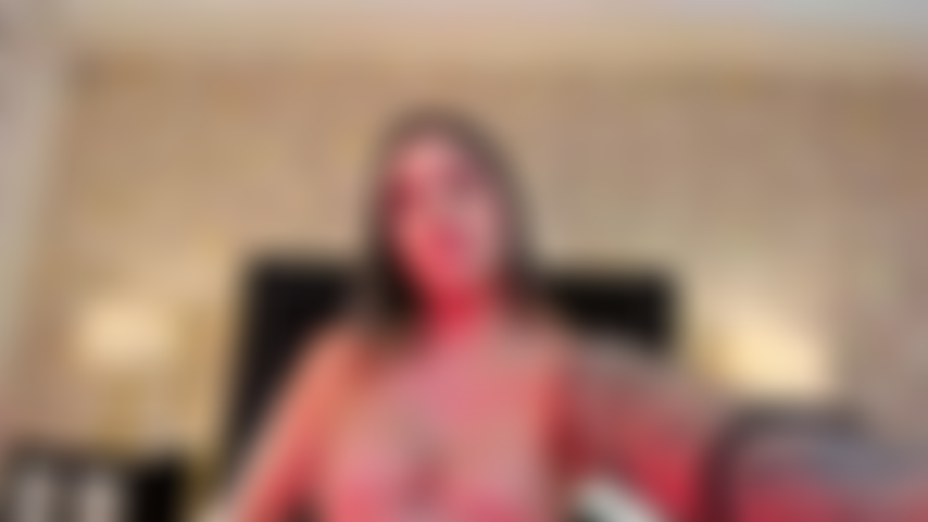 Come and enjoy this beautiful natural body, don't regret it, help me with your vibrations to fill this room with spurts.