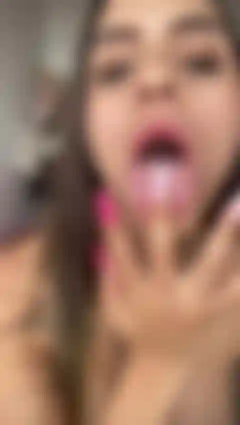 Come and make you a delicious blowjob where I'm going to lubricate your cock well