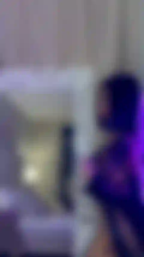 I invite you to make me vibrate and see how you make me wet