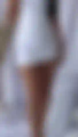 Between lights and elegance.