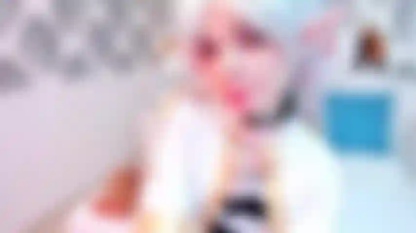 Watch this beautiful elf sucking and riding so good