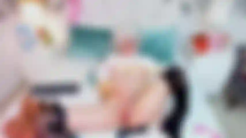 Making my wet pussy vibrate!