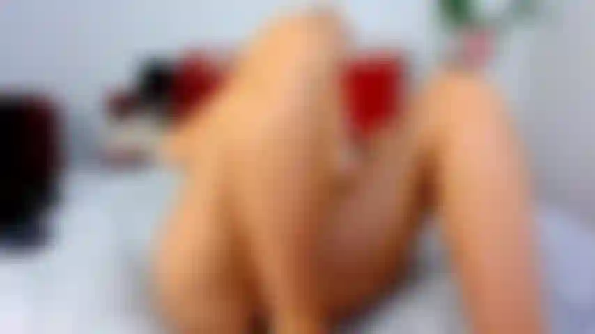 I play with my wet pussy fot you to watch