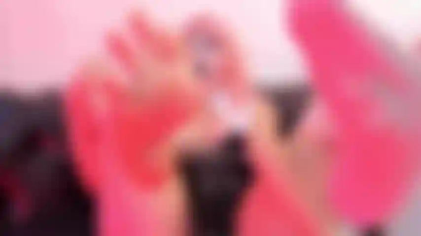 Warning ! Let-s start by wetting my feet with your saliva,