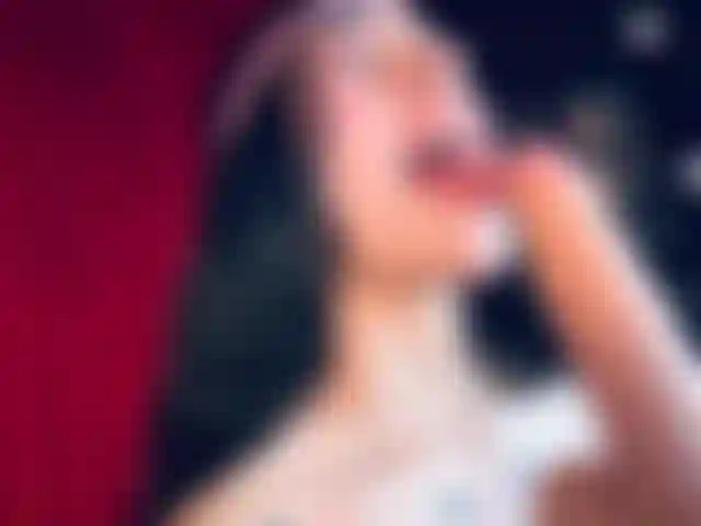 COME AND WATCH HOW I EAT YOUR COCK VERY DEEP🥵
