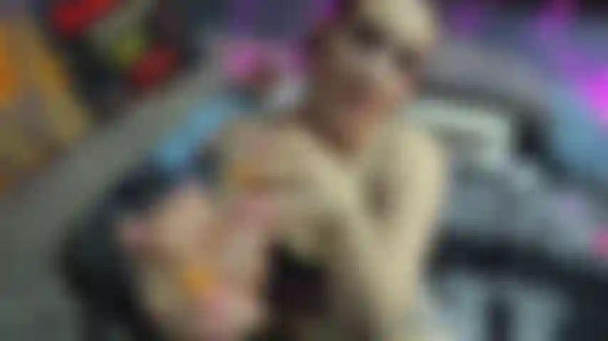 Fertile girlfriend demands to be bred!