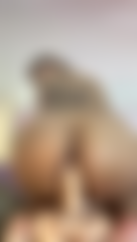 Big ass girl riding ur cock.