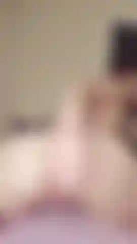 BUTT PLUG PLAY, WITH ASS SMACKING, WINKING AND SHAKING ;)