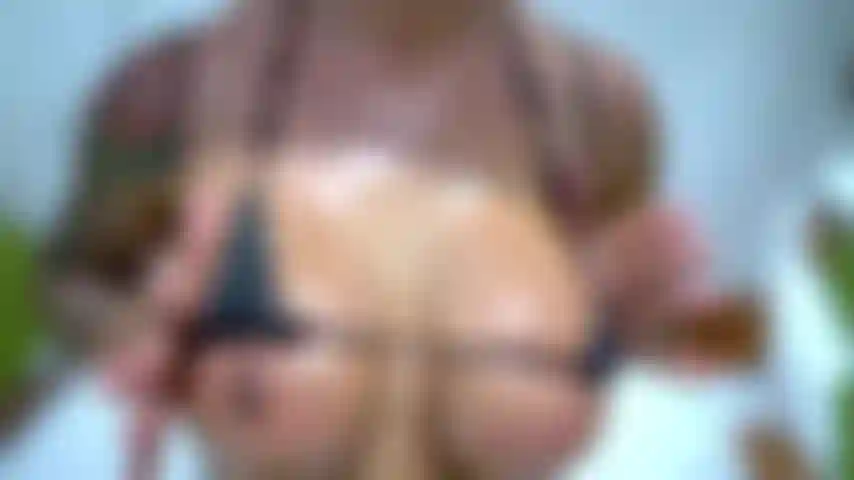 Hot Summer Day Outdoor Oil Spray Bikini Tease