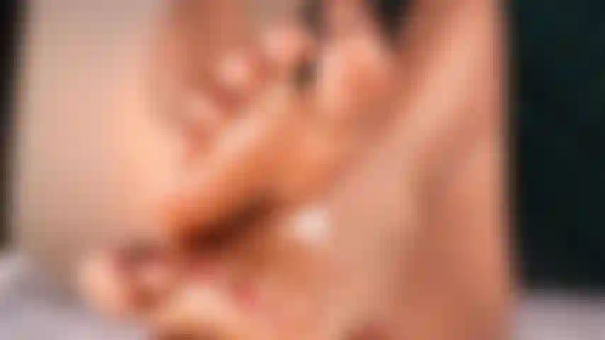 Shiny oil drippin down my arches, soles grippin ur dick firm n pumpin slow. every glide makes ur cock hotter n harder, mmm watch it leak for my feet