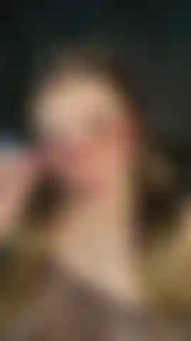 Licking my pink cunt ?