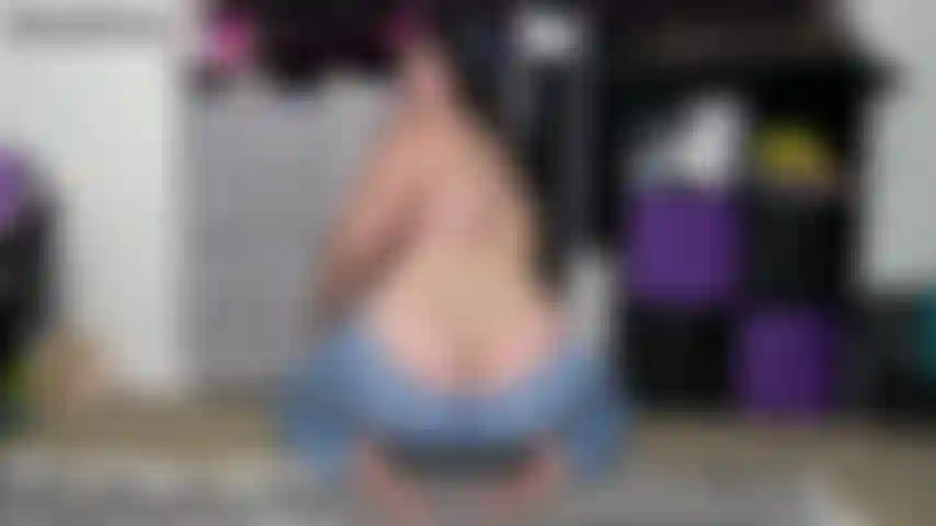 Ass Cleavage Quicky JOI- You love my ass bare and in jeans, so I show it half off in tight jean pants. I want you to do as I tell and show you, stroking your dick to my big ass. Don't cum until I count you down! I love controlling your orgasms