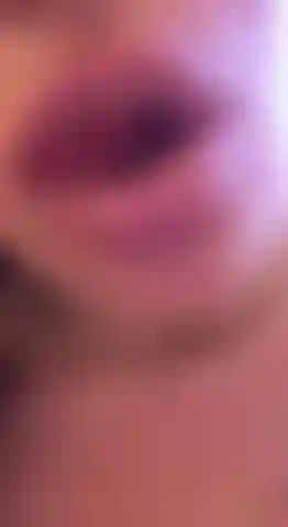 lips playing