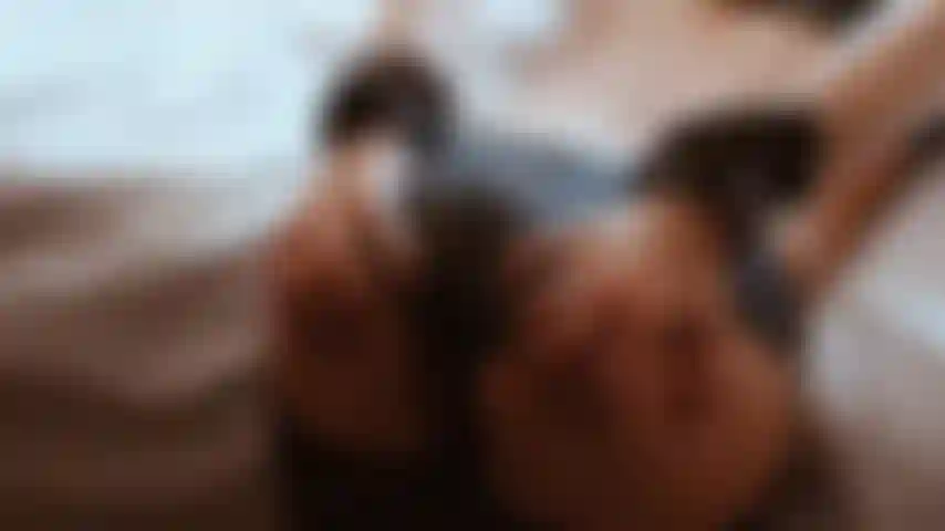 Watch out, it's getting hot!  This video is all about confidence, sexiness, and a little provocation. Are you ready to see what usually goes on behind the scenes? Watch until the end if you're not afraid to fall in love