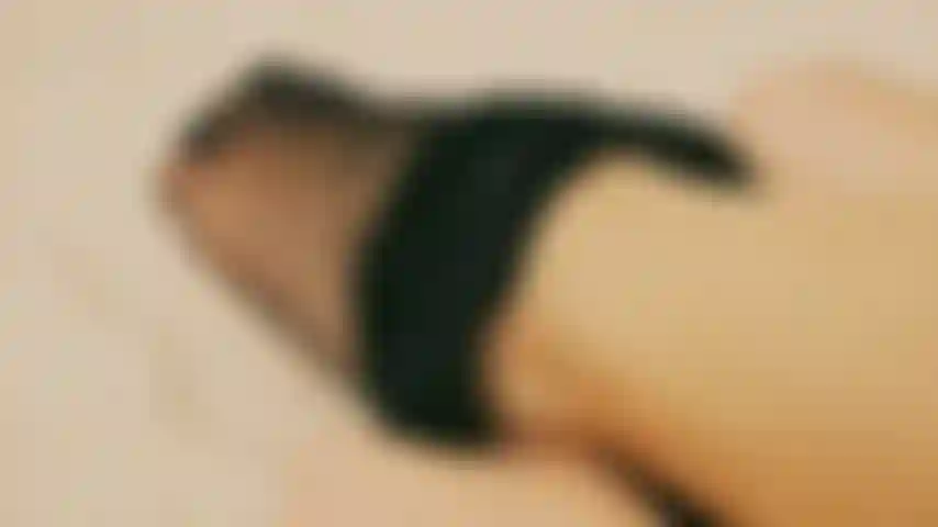 The legs are simply incredible: perfect lines, emphasized by elegant heels, from which it is impossible to look away