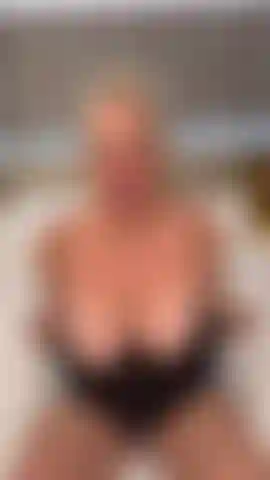 Stepson don’t worry 😘 stepmommy’s wrapping her lips around that cock & swallowing every drop