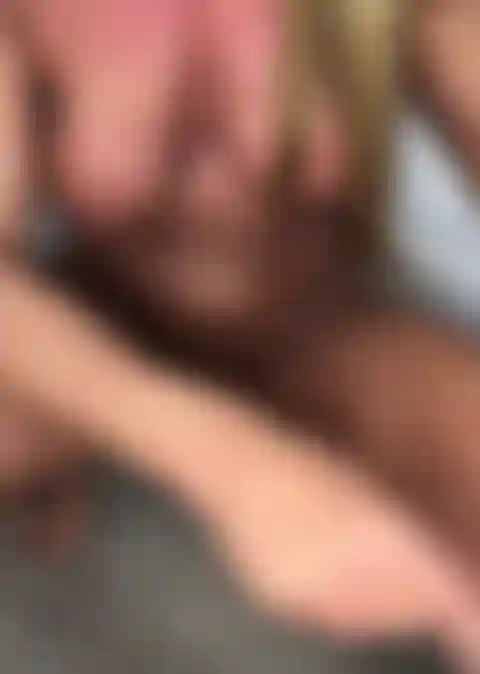 Big clitted pussy shaving <3