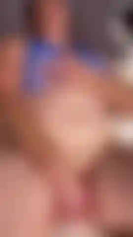 How I love to start the morning off, with a strong loud shaking orgasm