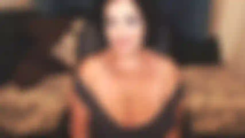 Toine , or the addiction for a beautiful cleavage , the love to edge and finally to cum all over some beautiful ,mature titties attached to a stunning mature goddess. Easy peasy lol.