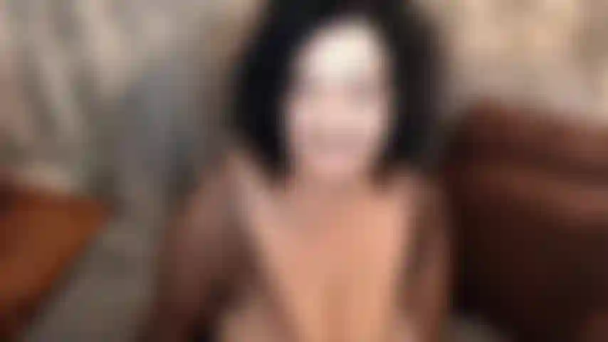 A full show,just being my sexy MILF self. Teasing,dirty talk,nudity,masturbating,riding,missionary,orgasming,blowjob,toys,fingering my ass,laughing &ending with a load on my face lol Almost 50 minutes of sexual fun :) ME :P