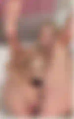 FINGERING MY PUSSY DEEPER