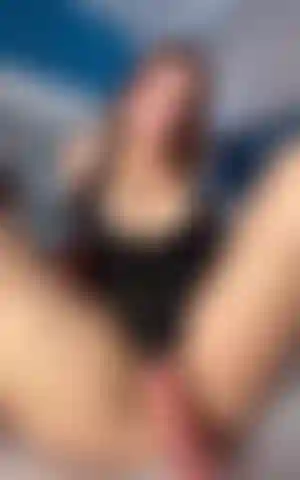 Wet camell toe and this cock trying to fuck me