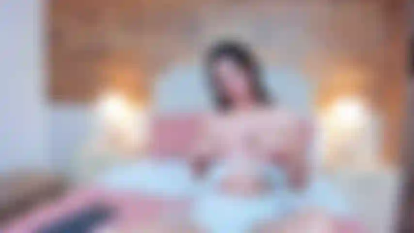 My smile could draw you in a thousand ways for you to feel through my skin and carry your desires to make us reach the most naughty fantasies