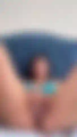 I masturbate and fuck my pussy