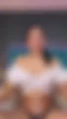 an exciting game with my fingers in my pussy, it turns me on to do it when I'm very horny